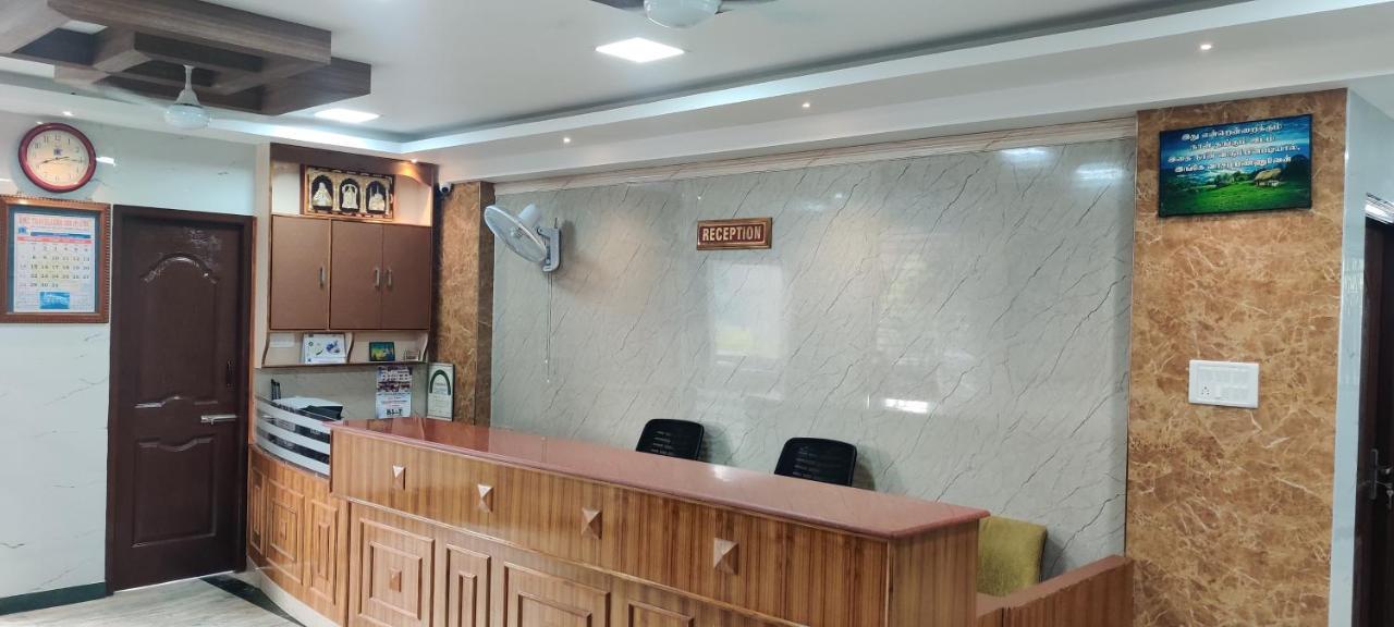 Rmc Travellers Inn Ченай Екстериор снимка