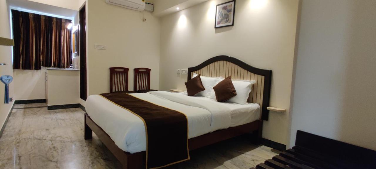 Rmc Travellers Inn Ченай Екстериор снимка