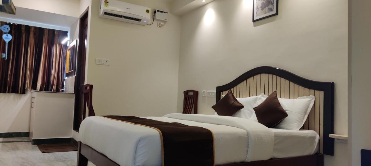 Rmc Travellers Inn Ченай Екстериор снимка