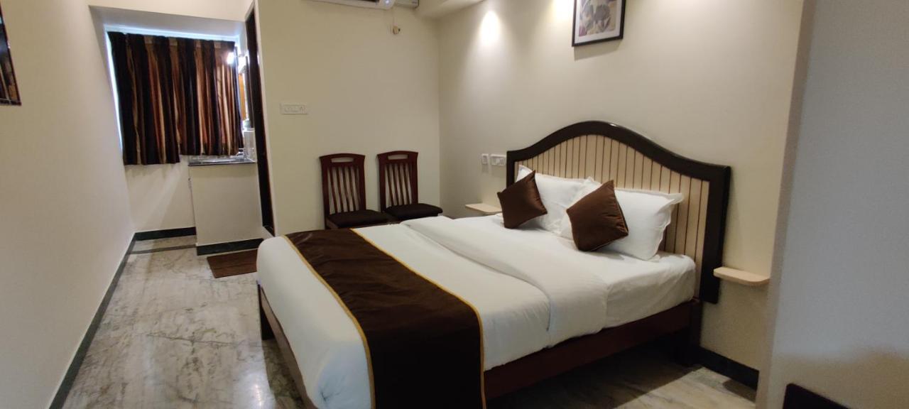 Rmc Travellers Inn Ченай Екстериор снимка