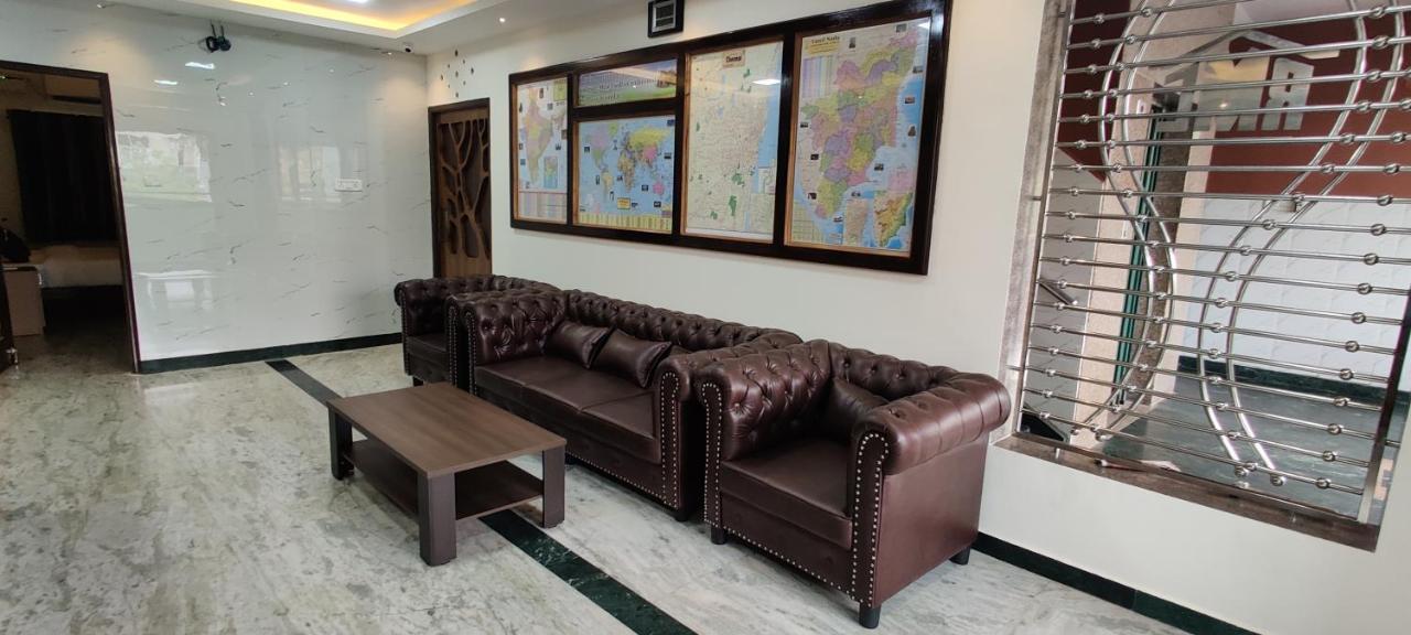 Rmc Travellers Inn Ченай Екстериор снимка
