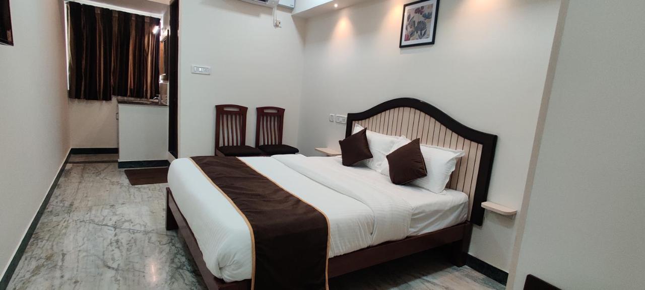 Rmc Travellers Inn Ченай Екстериор снимка