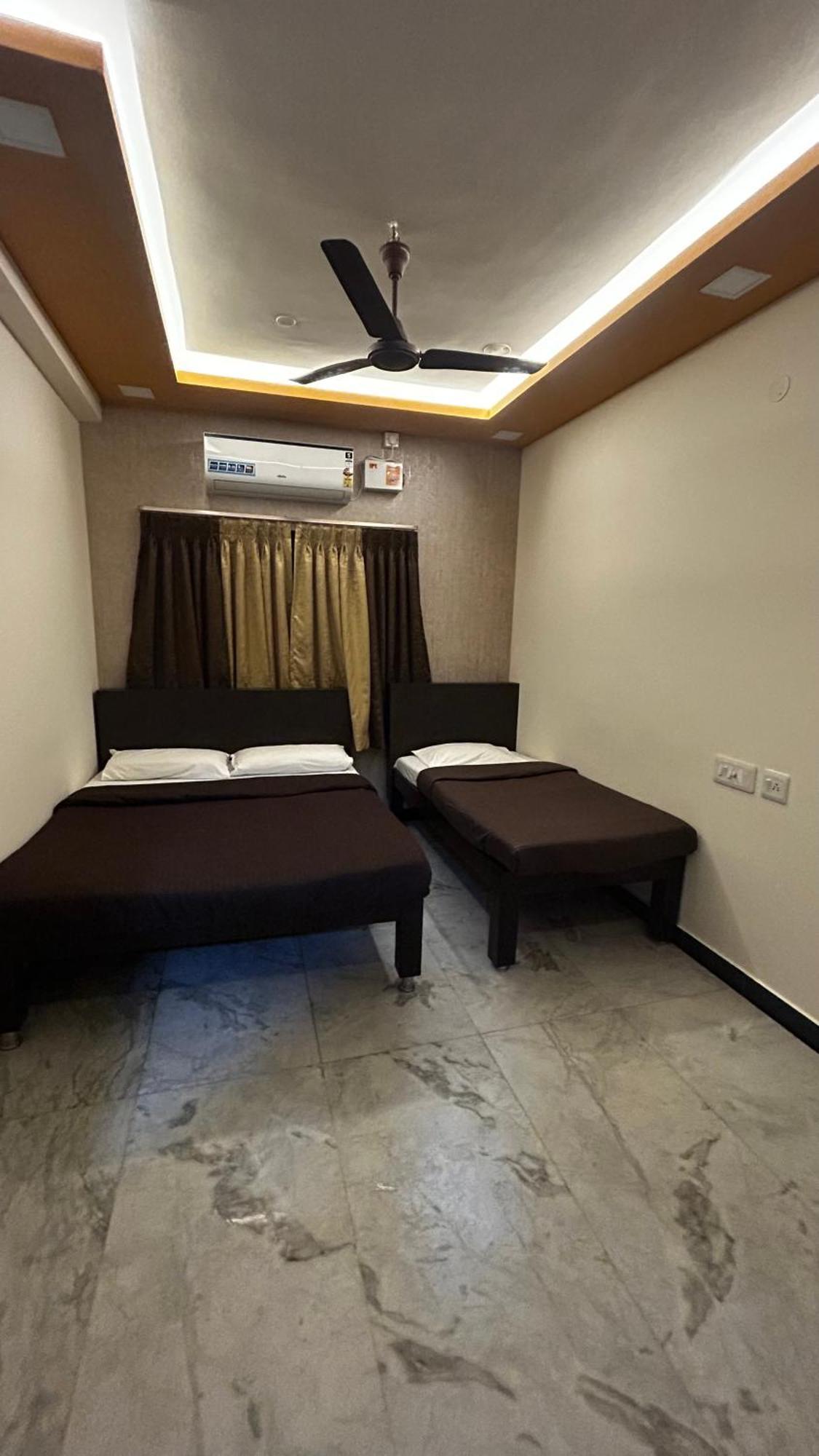 Rmc Travellers Inn Ченай Екстериор снимка