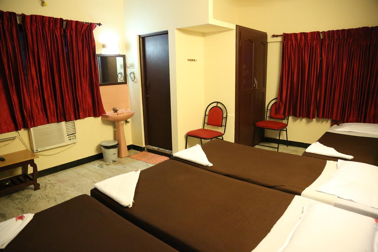 Rmc Travellers Inn Ченай Екстериор снимка