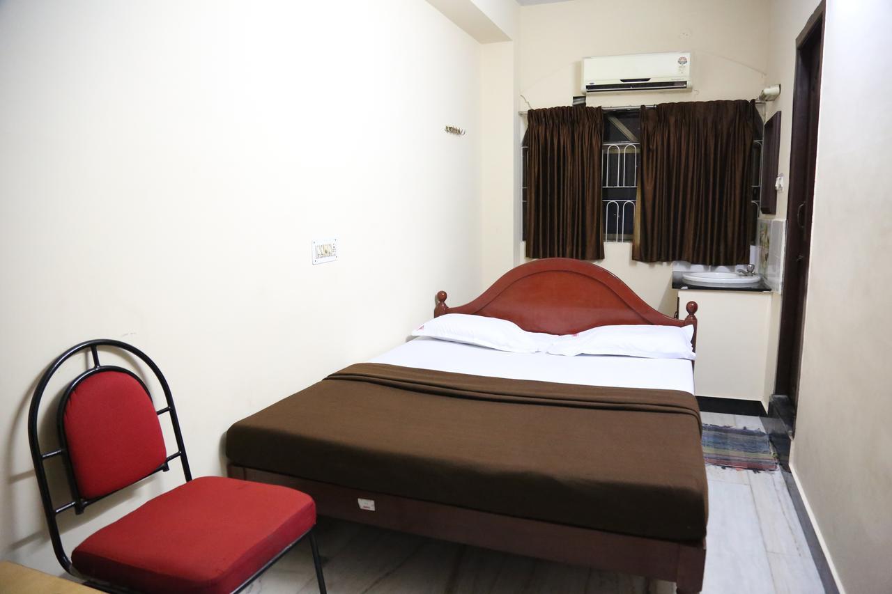 Rmc Travellers Inn Ченай Екстериор снимка
