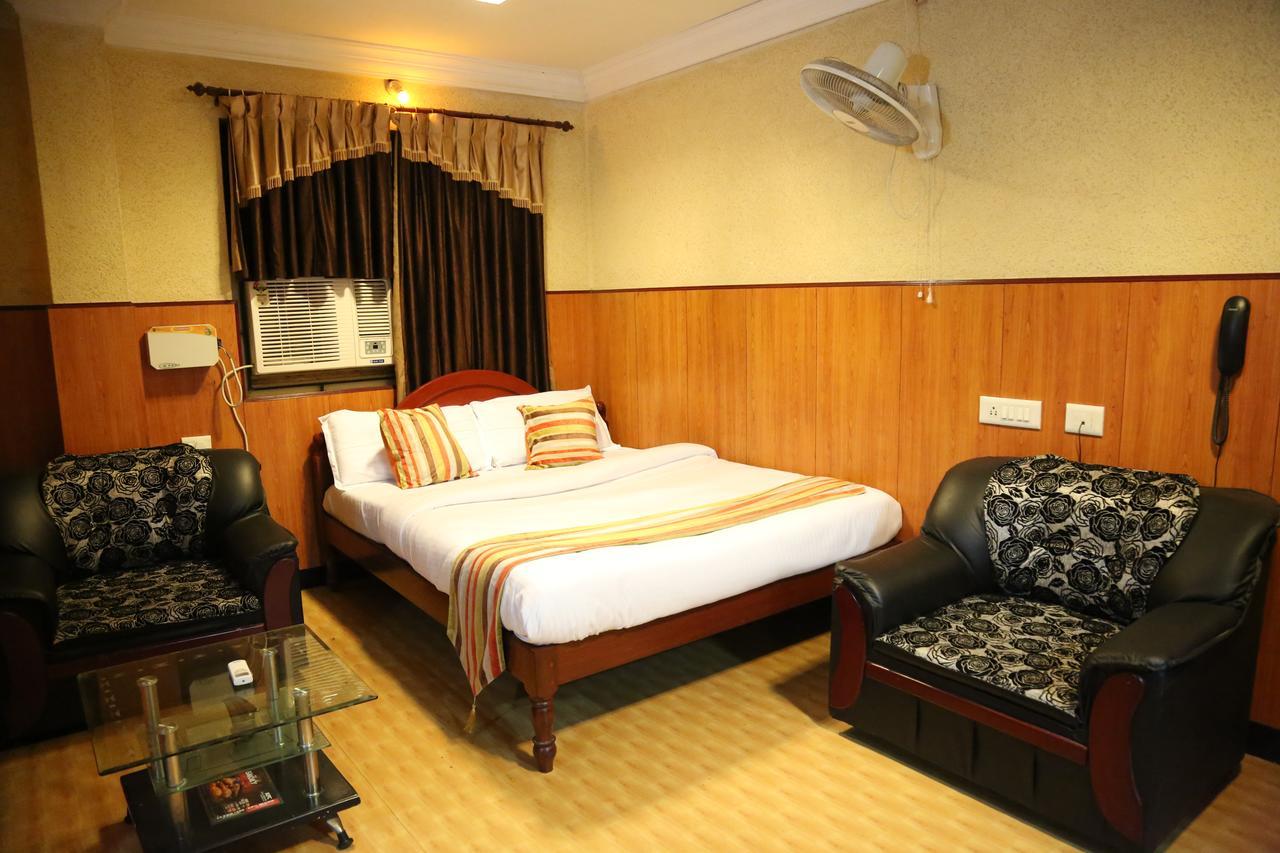 Rmc Travellers Inn Ченай Екстериор снимка